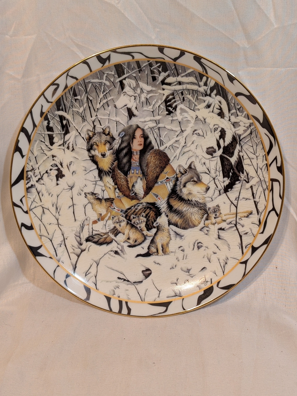 The Bradford Exchange Native Harmony Winter Wolf Collector Plate